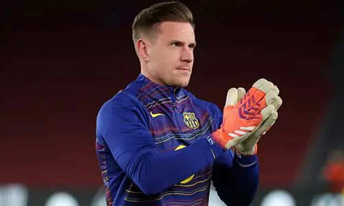 برشلونة يوجه رسالة قوية بشأن مستقبل مارك أندريه تير شتيجن